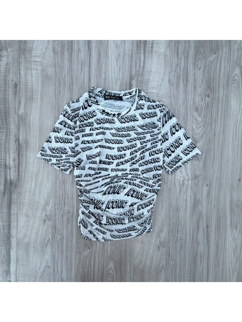 MO&Co white short-sleeve top